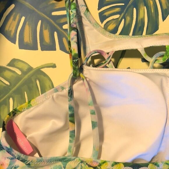 Victoria Secret Bikini Top geometric design - Picture 3 of 8